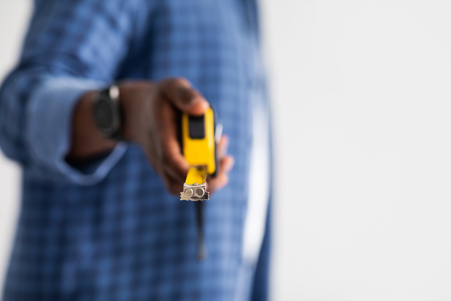 Non-Contact Voltage Testers: How to Use Them Correctly for Home Electrical Work