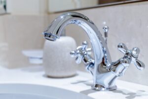 Essential guide to choosing the right bathroom faucets for your home