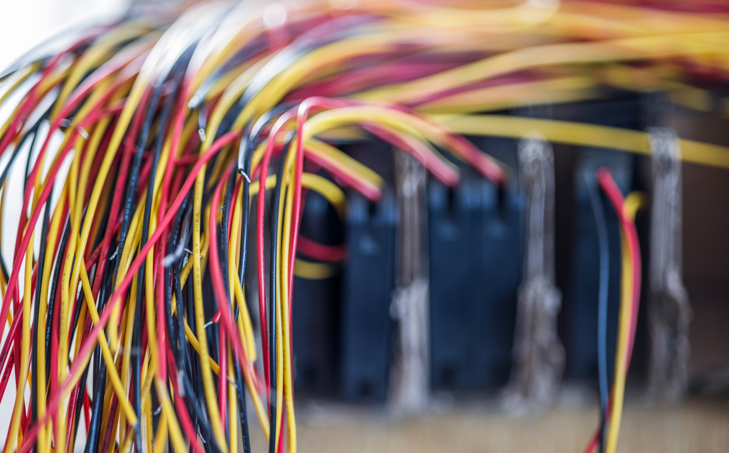 Essential guide to selecting and using electrical cables for your projects