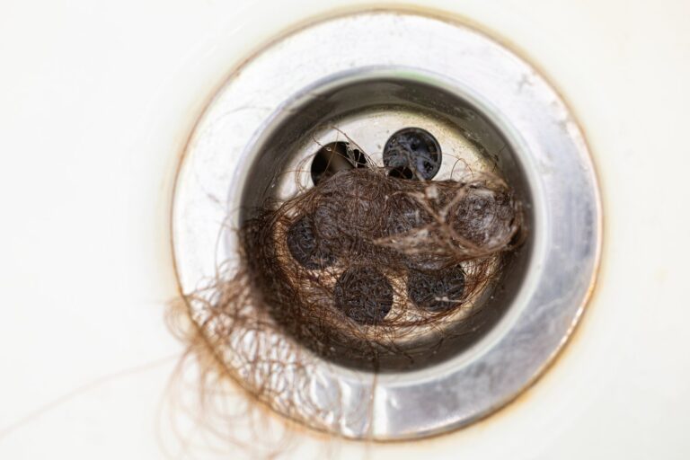 How to Fix a Clogged Bathtub Without Harsh Chemicals: Natural Solutions