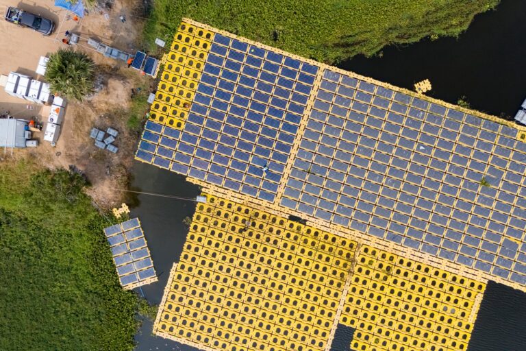 Maximizing efficiency with Fotovoltaics panels Photovoltaic and energy storage systems