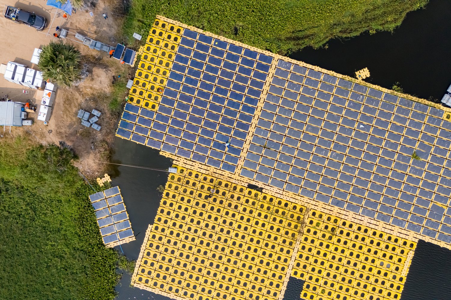 Maximizing efficiency with Fotovoltaics panels Photovoltaic and energy storage systems