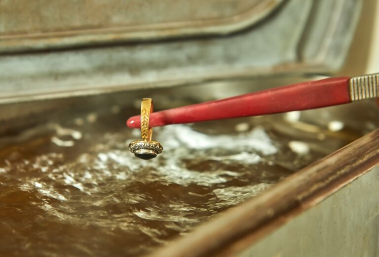 Why Is My Washing Machine Leaking? Diagnosis and Emergency Fixes