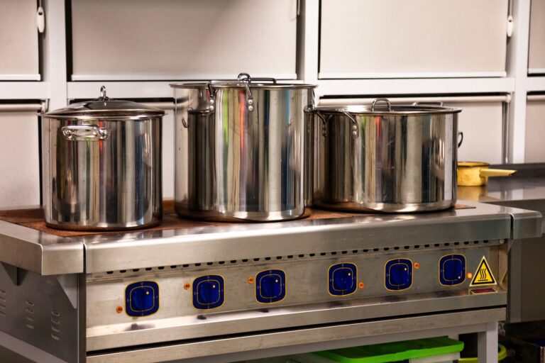 Essential tips for selecting and maintaining kitchen equipment for your business