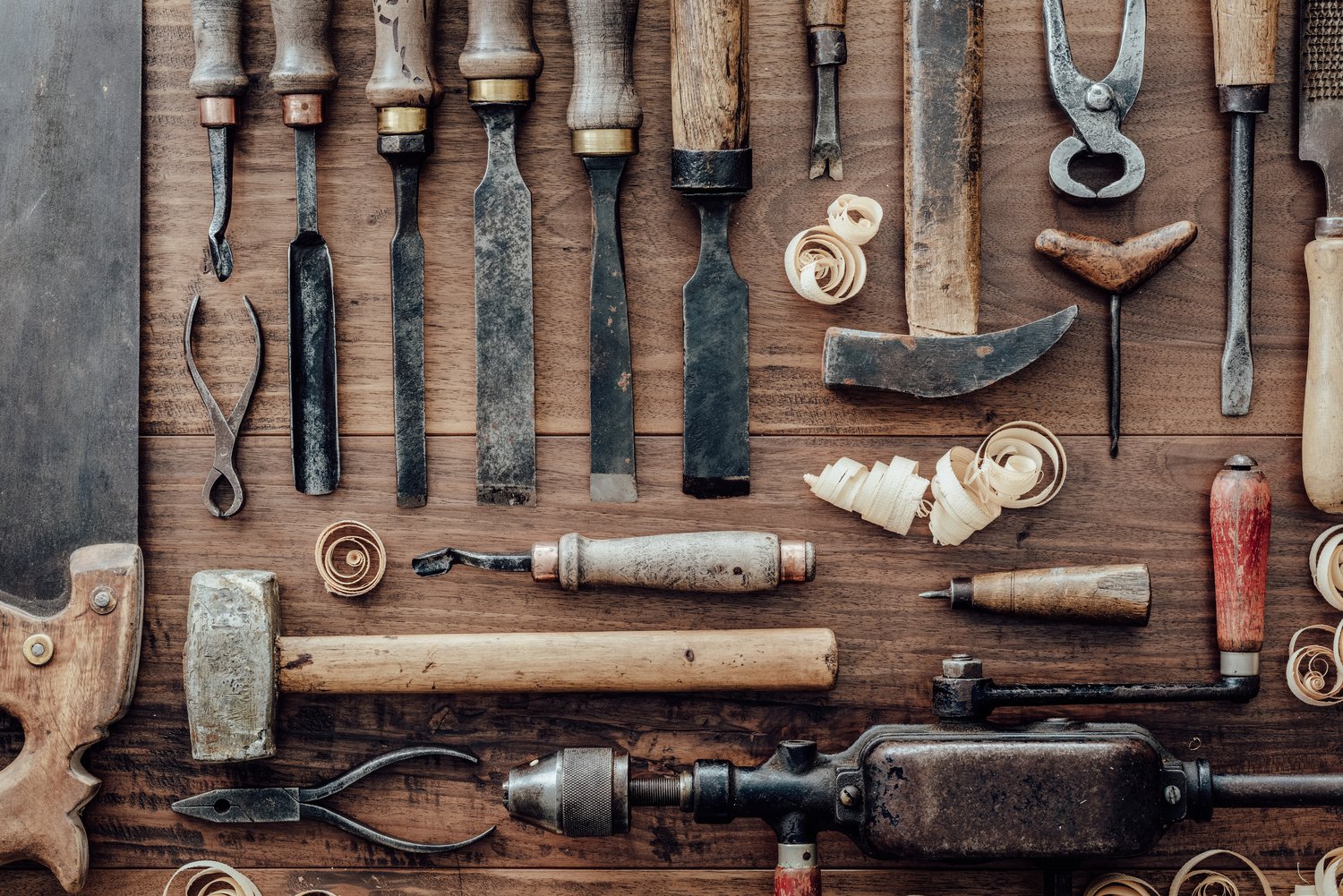 Essential woodworking tools for beginners and professionals