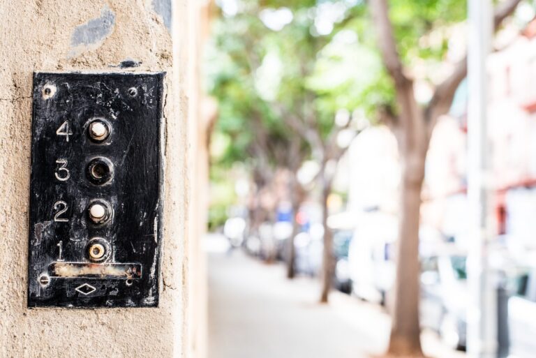 Fixing a Faulty Doorbell: Electrical Troubleshooting and Solutions