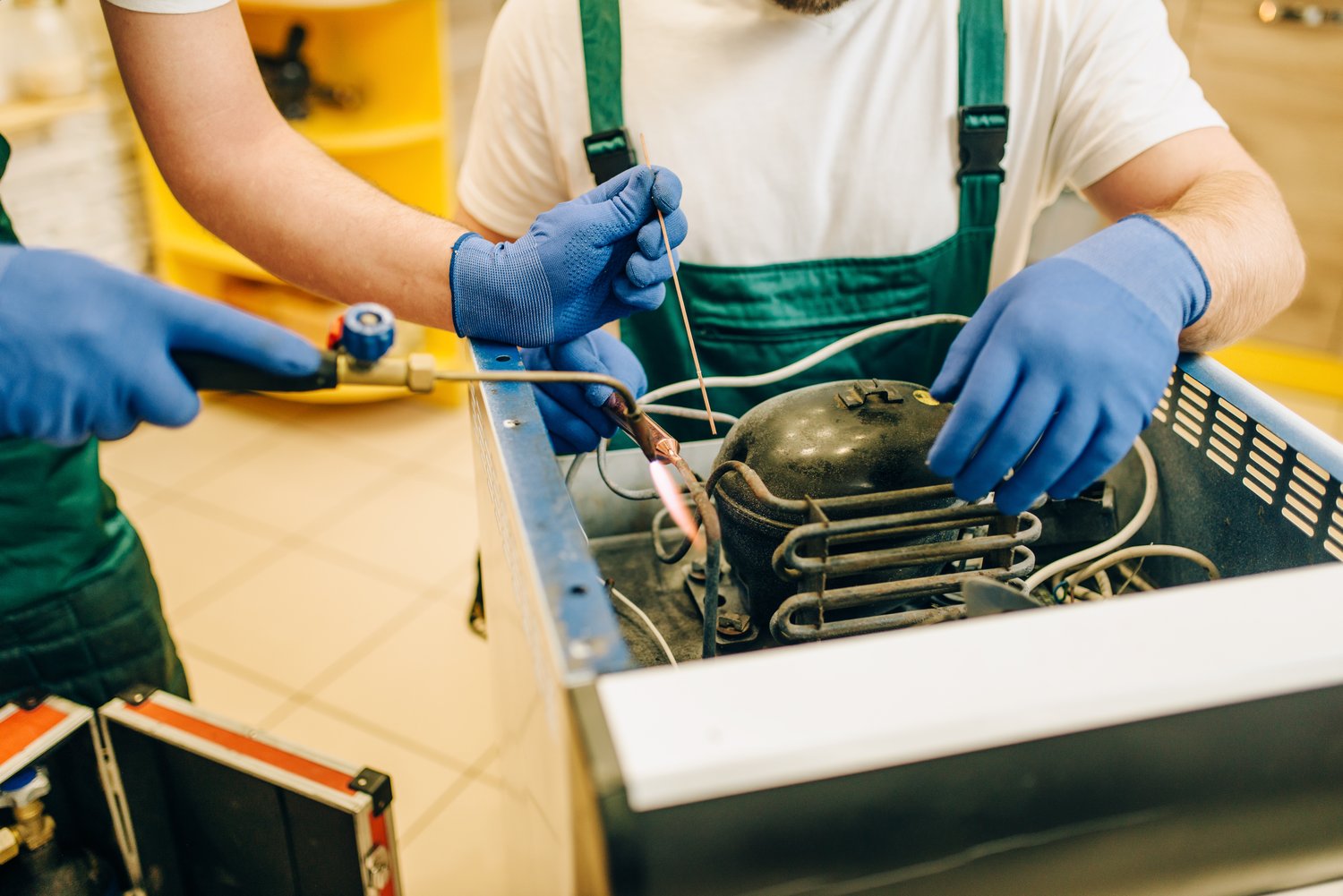 Why Is My Ice Maker Not Working? DIY Diagnosis and Fixes