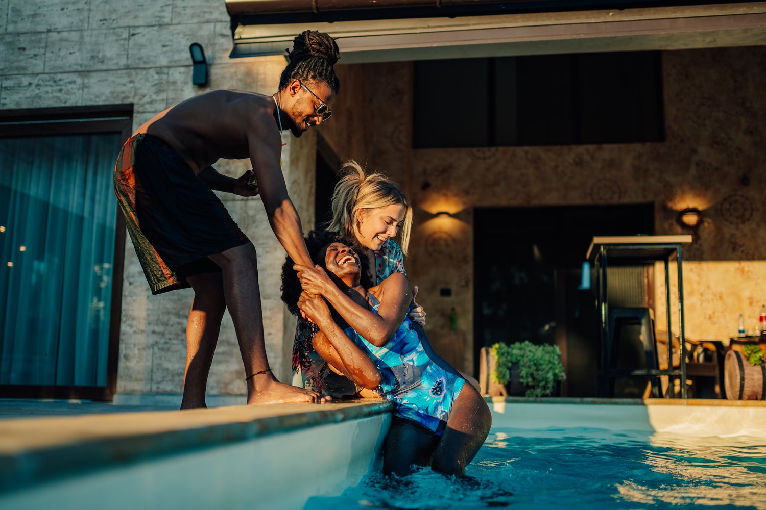 Electric Pool Light Installation: Underwater Fixture Safety Requirements