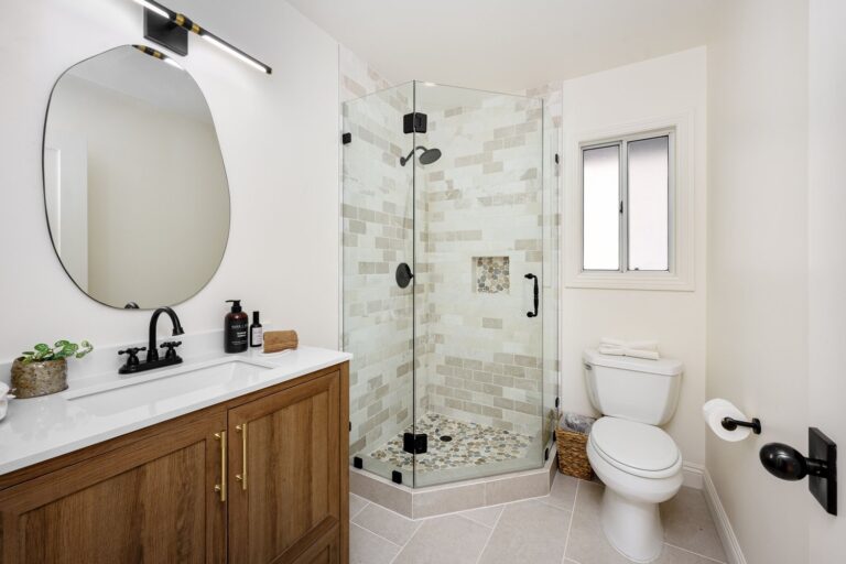 Essential tips for choosing the perfect bathroom setup for your home renovation