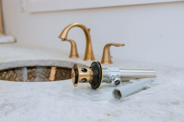 How to choose the perfect bathroom faucet for your needs and budget